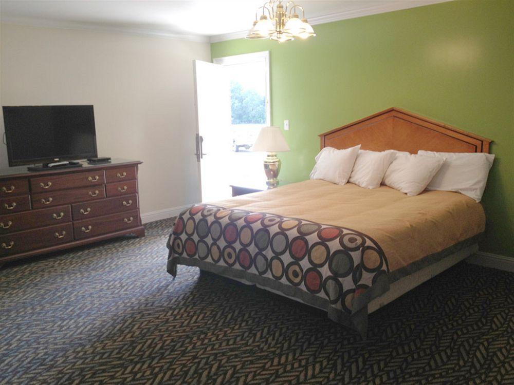 Winton Inn & Suites Barnwell Bagian luar foto