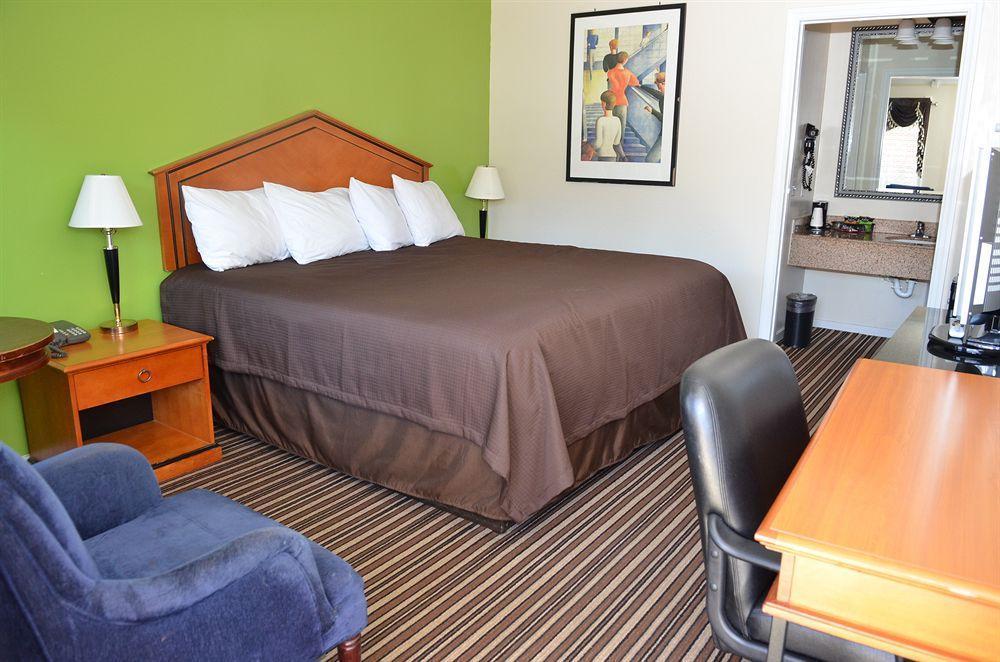Winton Inn & Suites Barnwell Bagian luar foto