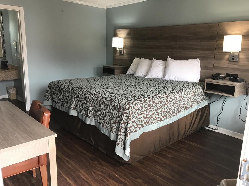 Winton Inn & Suites Barnwell Bagian luar foto