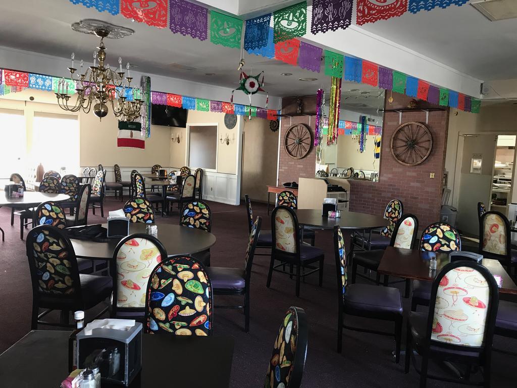 Winton Inn & Suites Barnwell Bagian luar foto