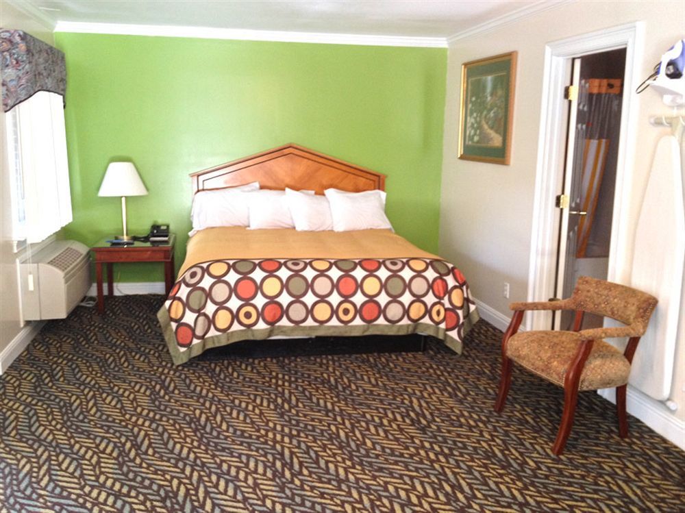 Winton Inn & Suites Barnwell Bagian luar foto