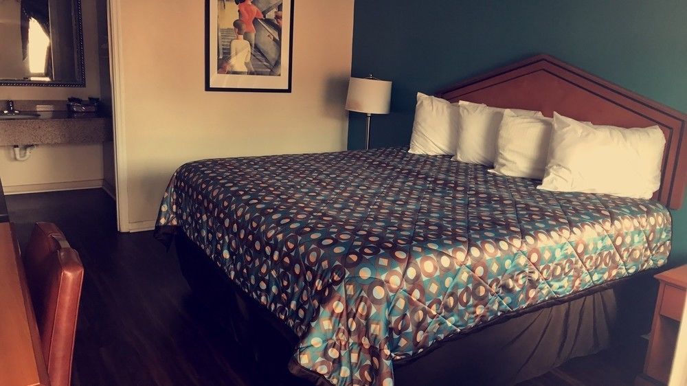 Winton Inn & Suites Barnwell Bagian luar foto