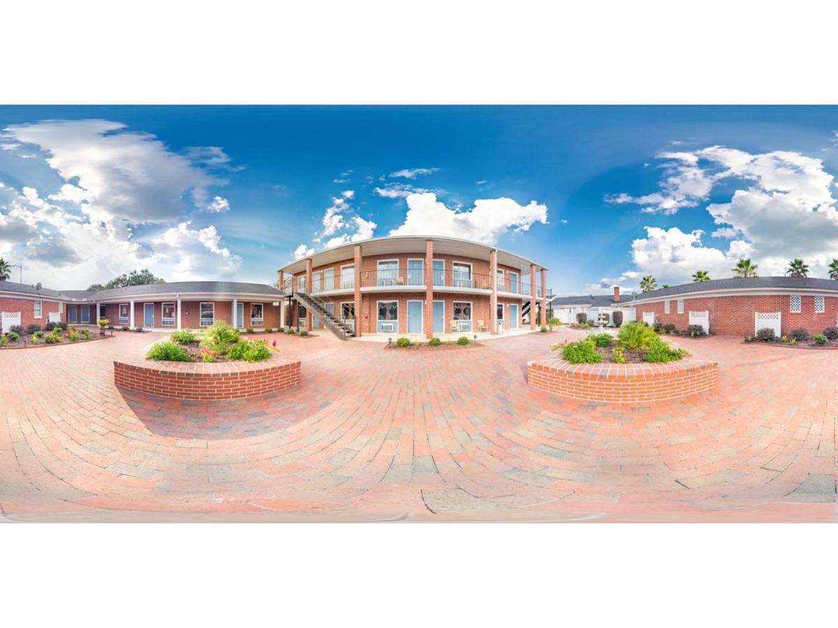 Winton Inn & Suites Barnwell Bagian luar foto