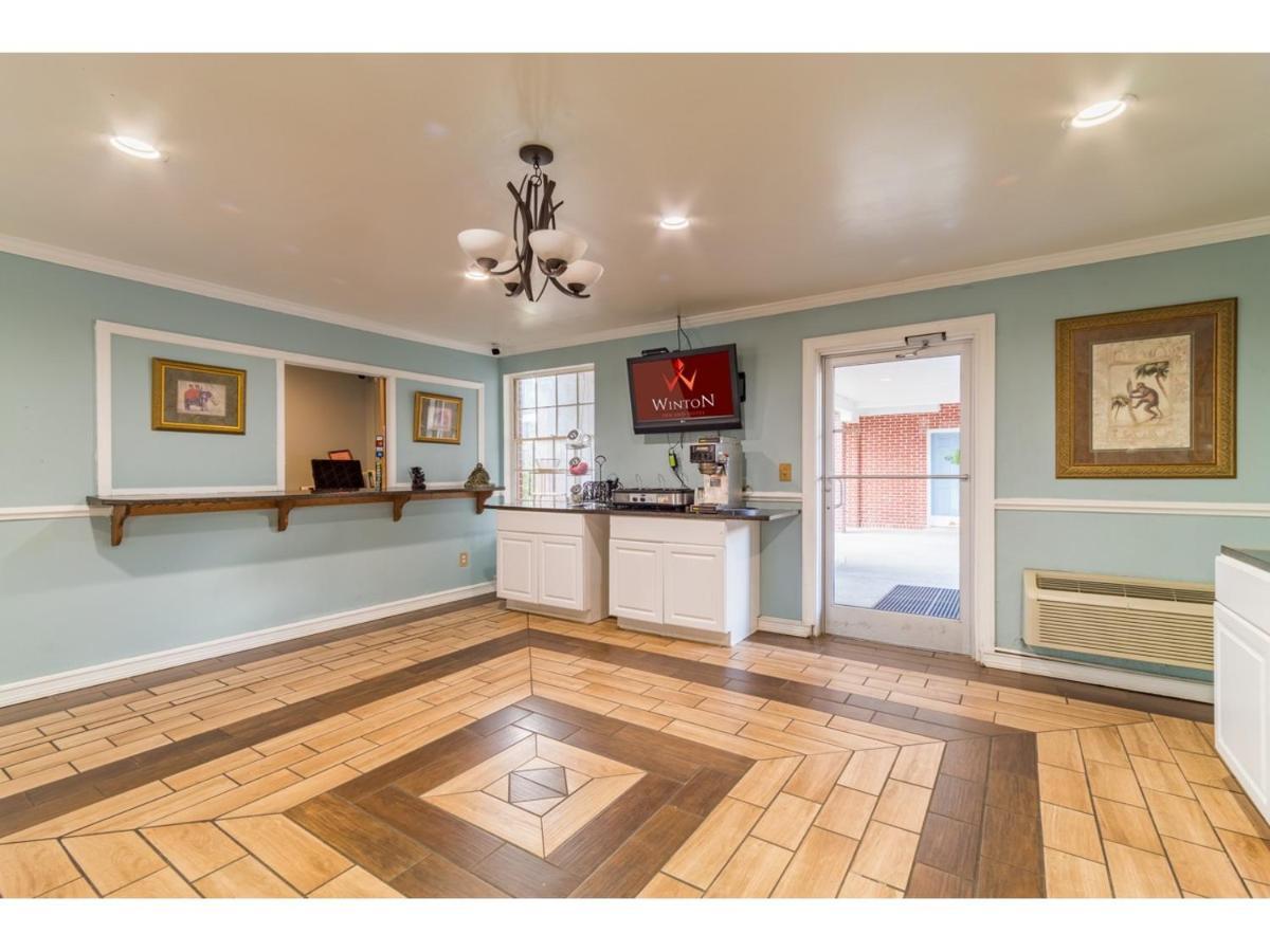 Winton Inn & Suites Barnwell Bagian luar foto
